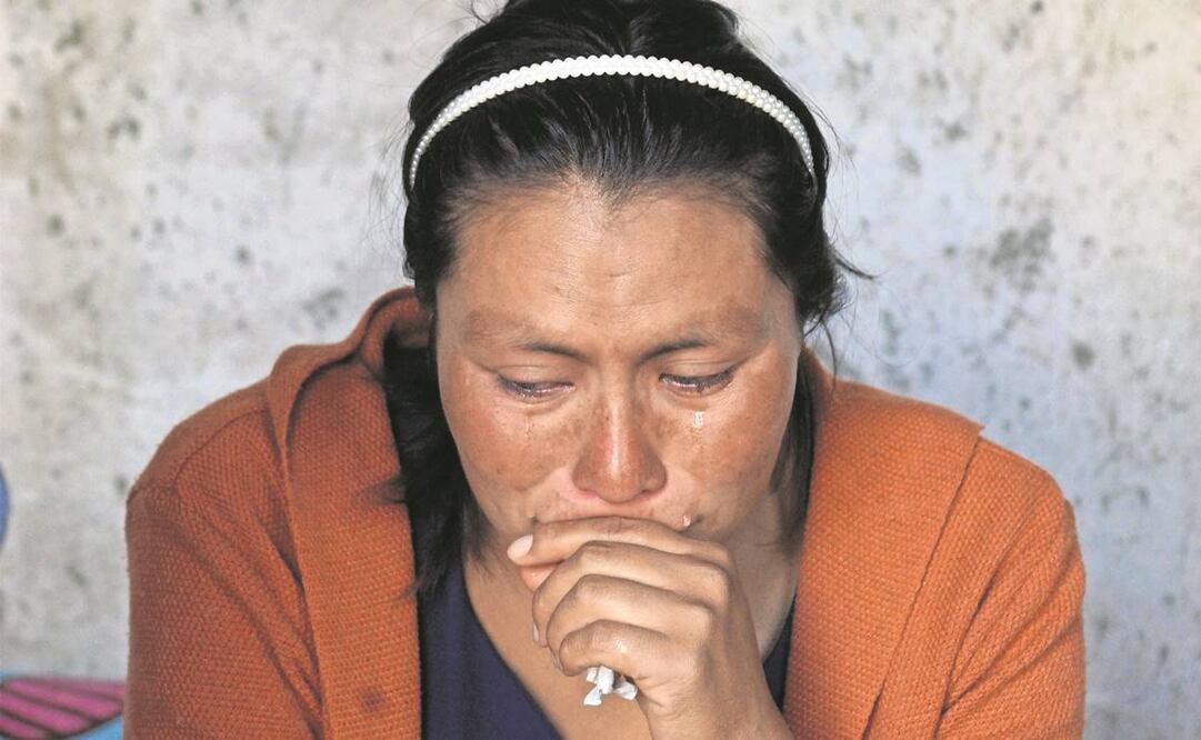 Luz, esposa de Javier, tiene ocho meses de embarazo. Espera que el cuerpo sea trasladado para darle sepultura. Foto: Edwin Hernández/ EL UNIVERSAL