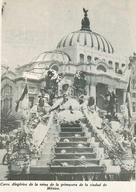 Así eran los desfiles y bailes de primavera