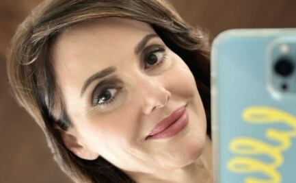 Monja sorprende a Lilly Téllez con un beso en Guanajuato 