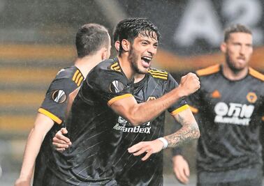 Raúl Jiménez jugará Europa League a puerta cerrada por Coronavirus