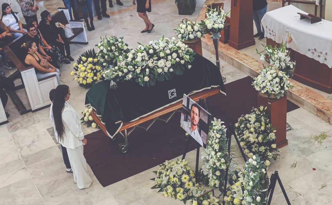 Los restos del líder limonero Bernardo Bravo fueron velados y sepultados ayer en la ciudad de Morelia, Michoacán. Foto: de Gabriel Pano. El Universal