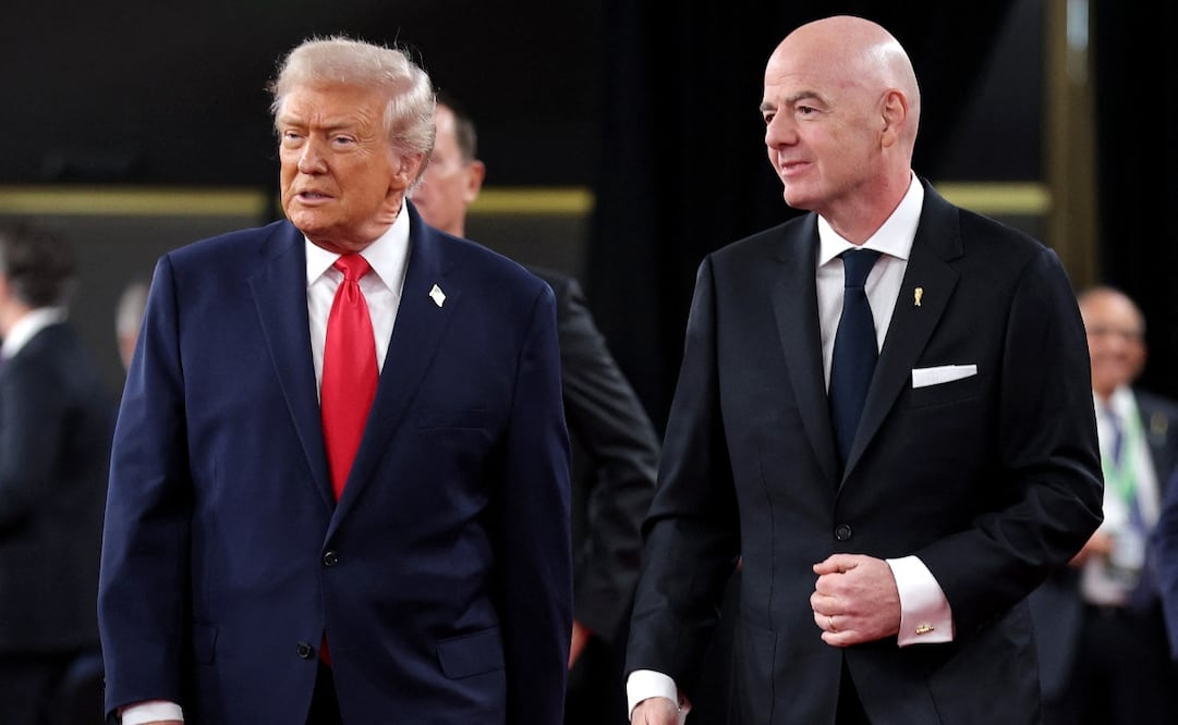 El presidente Donald Trump y Gianni Infantino, presidente de la FIFA, en la alfombra roja del sorteo oficial de la Copa Mundial de la FIFA 2026, en diciembre de 2025. Foto: AFP