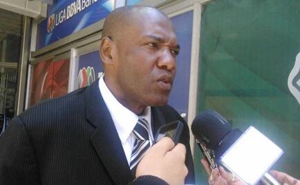 Buscan defensa de racismo con diputados