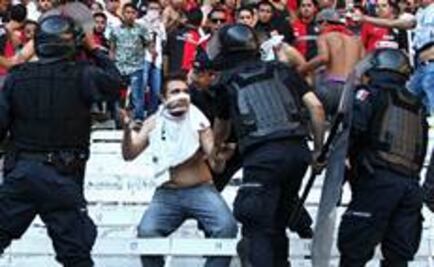 Clausuran Estadio Jalisco tras violencia en clásico tapatío