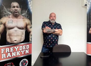 Okupas: las polémicas empresas de exluchadores que contratan en España para desalojar a invasores