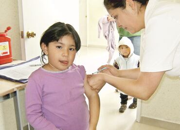 Mitos urbanos contra las vacunas toman fuerza, advierten