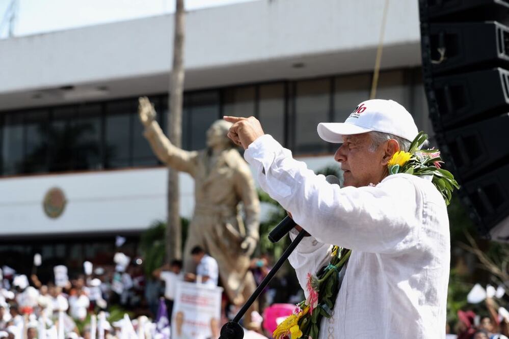 El candidato presidencial por la coalición Juntos Haremos Historia, Andrés Manuel López Obrador, en su gira por Chiapas (Foto: Valente Rosas / EL UNIVERSAL)