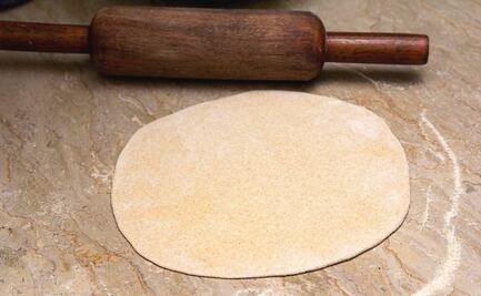 Hija de Doña Ángela comparte receta de tortillas de harina 