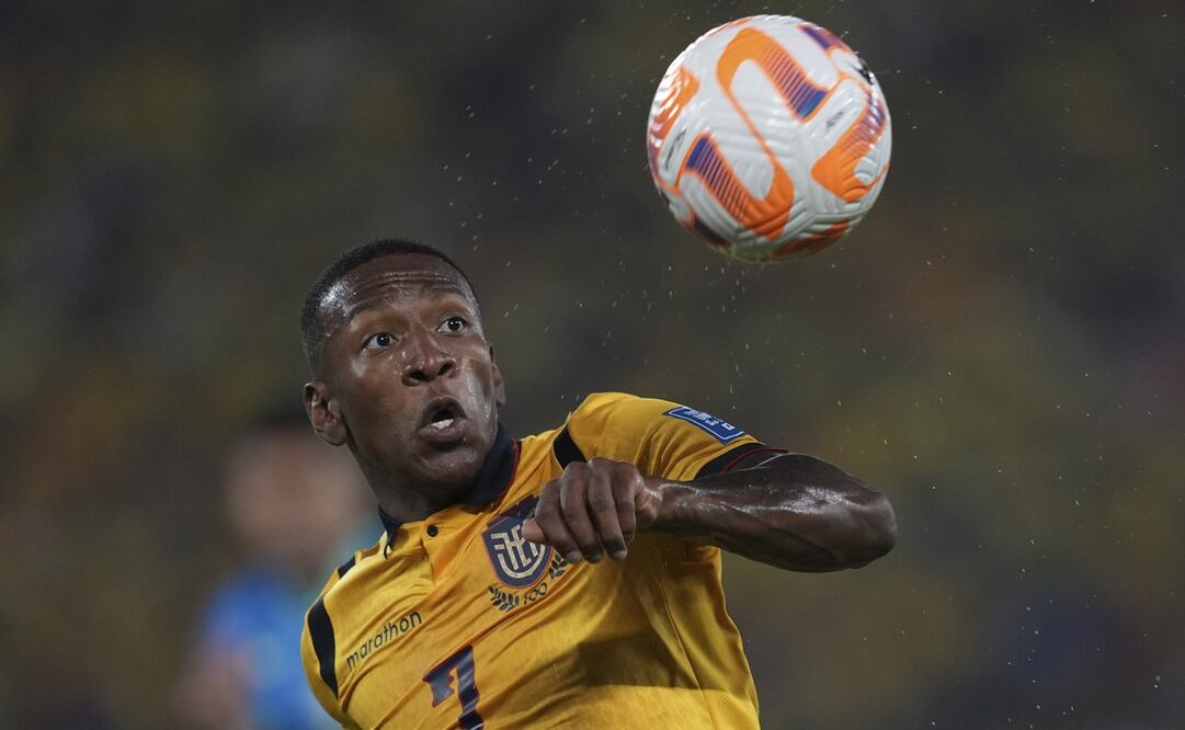 Pervis Estupiñán es llamado "estúpido" por el AC Milan / Foto: AP