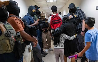 ICE detiene a 4 menores de edad, incluido un niño de cinco años; continúan las redadas en Minnesota