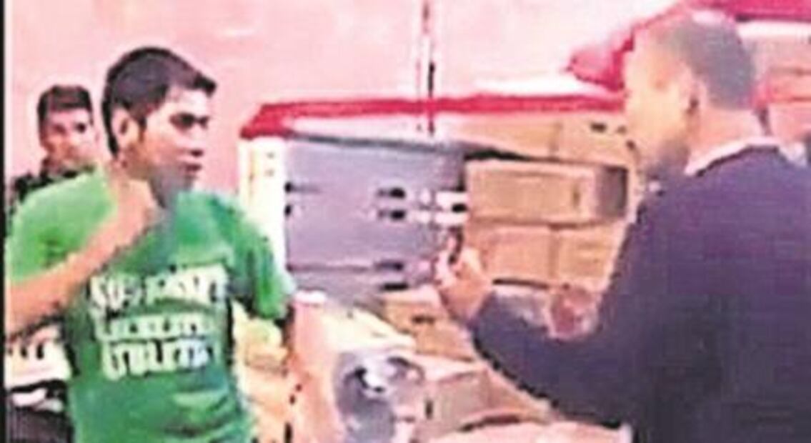 Periodistas en la mira. Con una granada en la boca