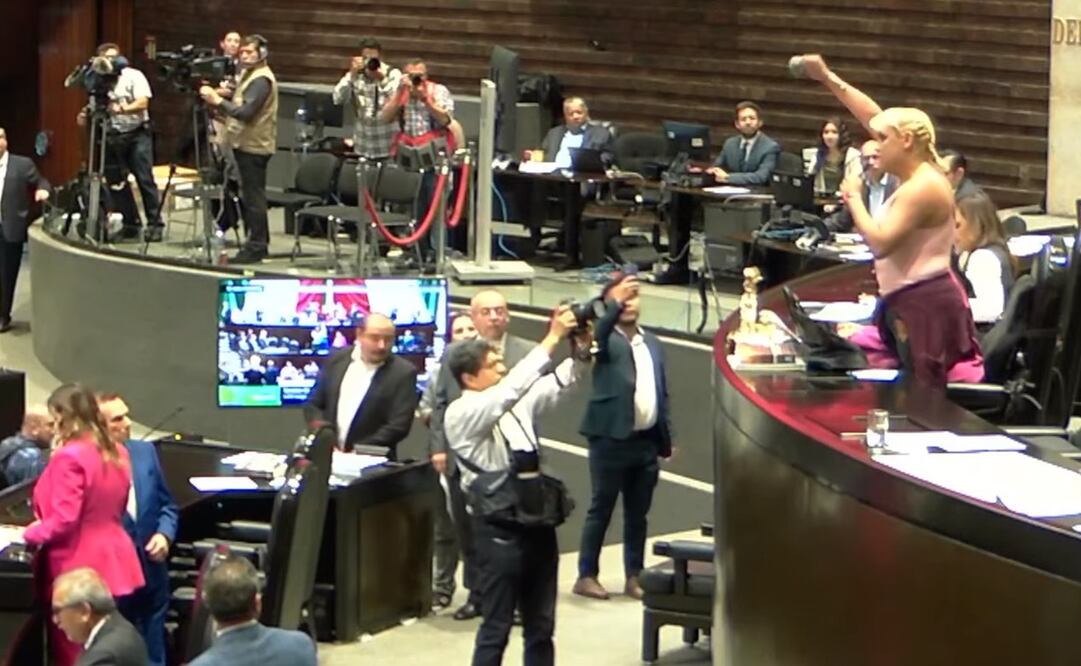 Diputada María Clemente García "clausuró" la sesión de este miércoles en San Lázaro. Foto: Especial