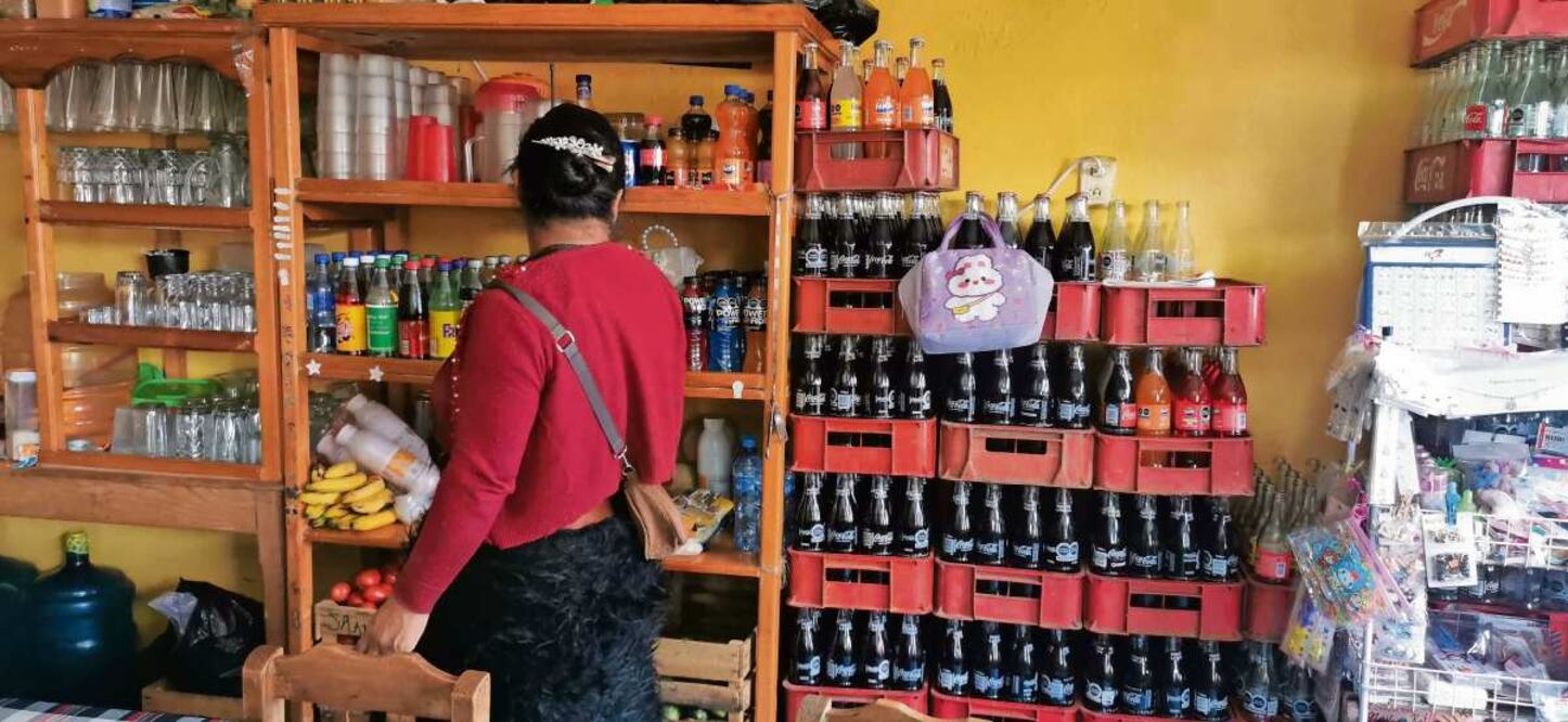 Pese al alto costo de los refrescos y de las bebidas azucaradas, en Chiapas su venta se da de manera indiscriminada, dice investigador. Foto: Fredy Martín Pérez / EL UNIVERSAL