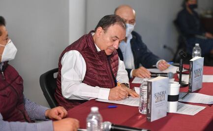 Firma Durazo manifiesto de solvencia moral e integridad pública