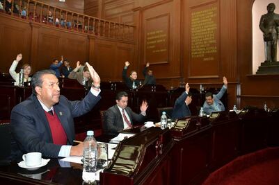 Avalan diputados más deuda para Michoacán