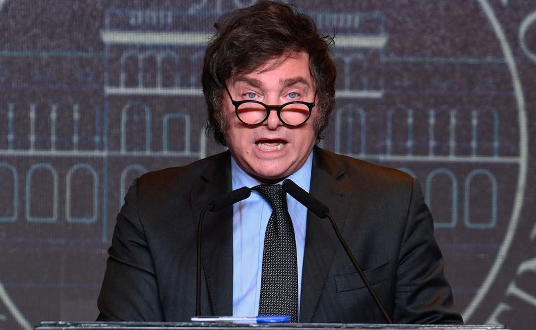 El periodista Jony Viale le insiste una y otra vez en que aunque la cuenta diga que es economista, Milei es presidente de Argentina. Foto: AFP/Archivo