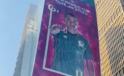 Andrés Guardado ya está en Qatar; su imagen adorna un lujoso edificio en Doha