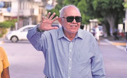 Secretario de Turismo se queda cada vez más solo