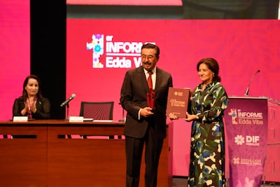 Edda Vite da el primer informe de resultados del Sistema para el Desarrollo Integral para la Familia del Estado de Hidalgo 