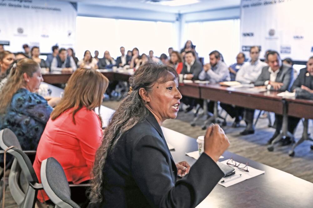 Los connacionales dijeron en el foro que sus hijos son víctimas de discriminación al llegar a México porque no hablan bien el español. Pidieron que el gobierno informe a los deportados dónde ir tras ser retornados. (GERMÁN GARCÍA. EL UNIVERSAL)