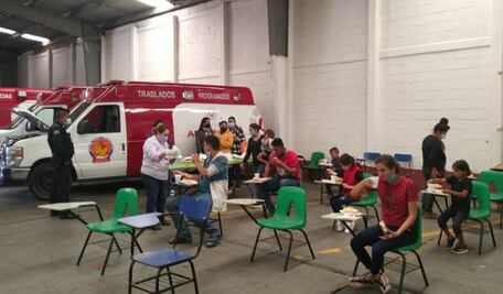 Rescatan a 21 migrantes centroamericanos en Texcoco, Edomex