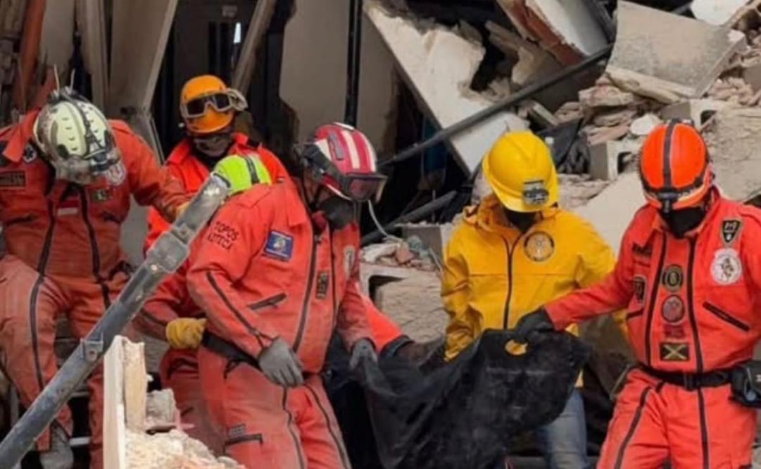 Integrantes de la organización Topos Azteca durante un rescate en Venezuela. Foto: Cortesía