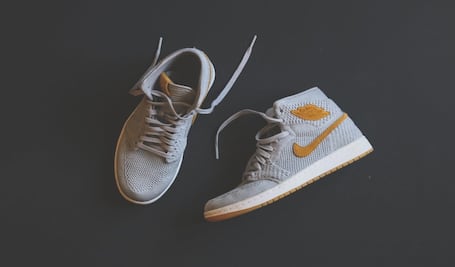 El secreto para limpiar tus tenis favoritos en la lavadora sin estropearlos