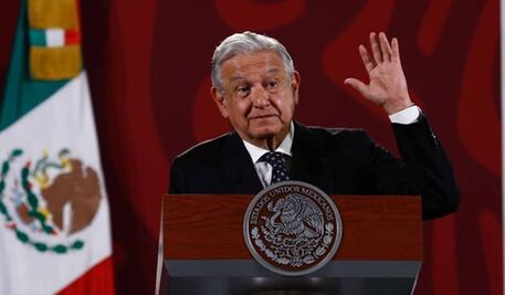 “Soy lo que soy” por mi mamá, asegura AMLO en el Día de la Mujer