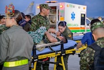 "Recuerdo muchos gritos. Los soldados me pisoteaban"; sobreviviente de avionazo en Colombia revela cómo se salvó