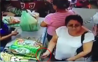 Devuelve mujer cartera tras ser exhibida en redes sociales