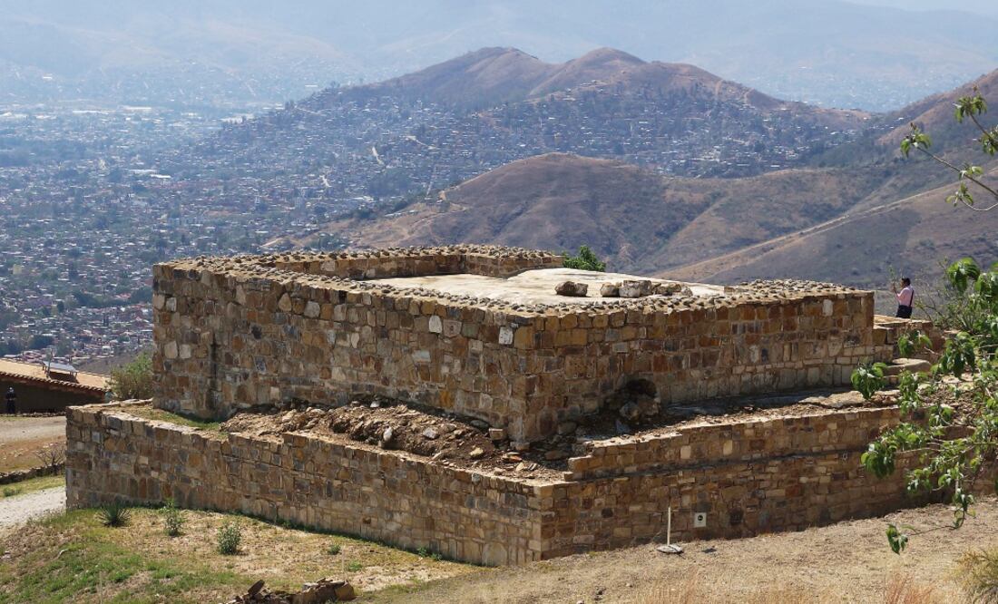 Atzompa es una urbe zapoteca que fue ocupada entre los años 650 y 900 después de Cristo; fungió como una ciudad satélite de Monte Albán y abarca un área aproximada de 4 kilómetros cuadrados (EDWIN HERNÁNDEZ. EL UNIVERSAL)