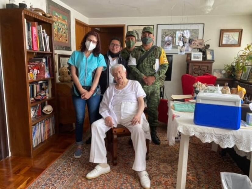 Ignacio López Tarso recibe la primera dosis de la vacuna contra Covid-19