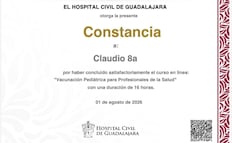 Claudio Ochoa exhibe fallas en plataforma Saberes, vinculada a Territorium Life; se certifica en vacunación pediátrica, sin cursar taller