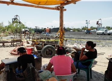 "No nos vamos a mover hasta encontrarlos": Mineros cumplen 48 horas en pozo de Coahuila