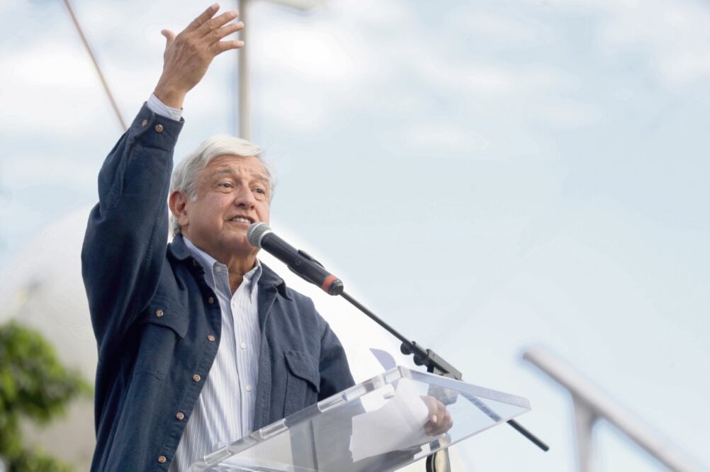 Andrés Manuel López Obrador dijo que en la reunión con empresarios de Durango le entregaron una agenda con los problemas de esa región (GERMÁN ESPINOSA. EL UNIVERSAL)
