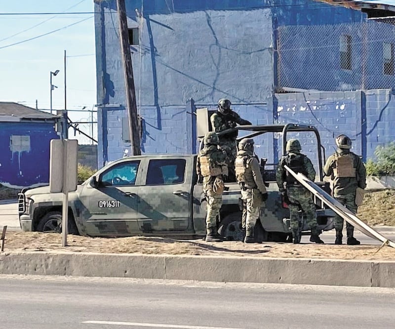 En estas fotografías se señalan las diferencias entre el video tomado como evidencia dentro de la carpeta de investigación y la diligencia que se realizó el 7 de enero sobre el mismo hecho.