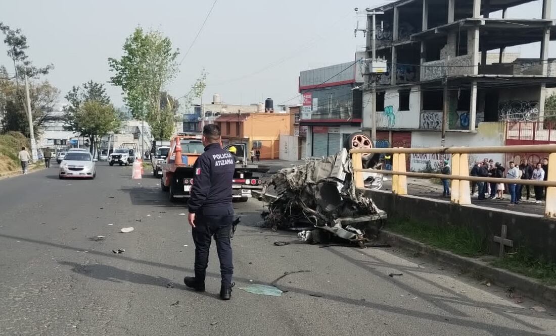 Accidente de auto en Atizapán deja un hombre muerto cerca del Tec de Monterrey. Foto: Especial