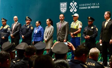 Premian a policía que detuvo a mujer involucrada en muerte de dos en Plaza Artz