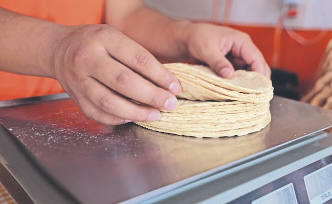 Tortilla rebasa los 30 pesos en varios estados; Anpec alerta que el precio seguirá subiendo en enero