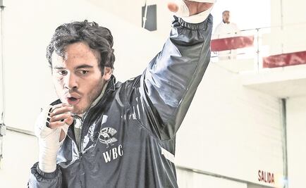 Jr. entrena con un peso semipesado