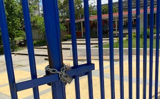 Maestros protestan por robos a escuelas y cobro de piso en Istmo de Oaxaca; exigen seguridad