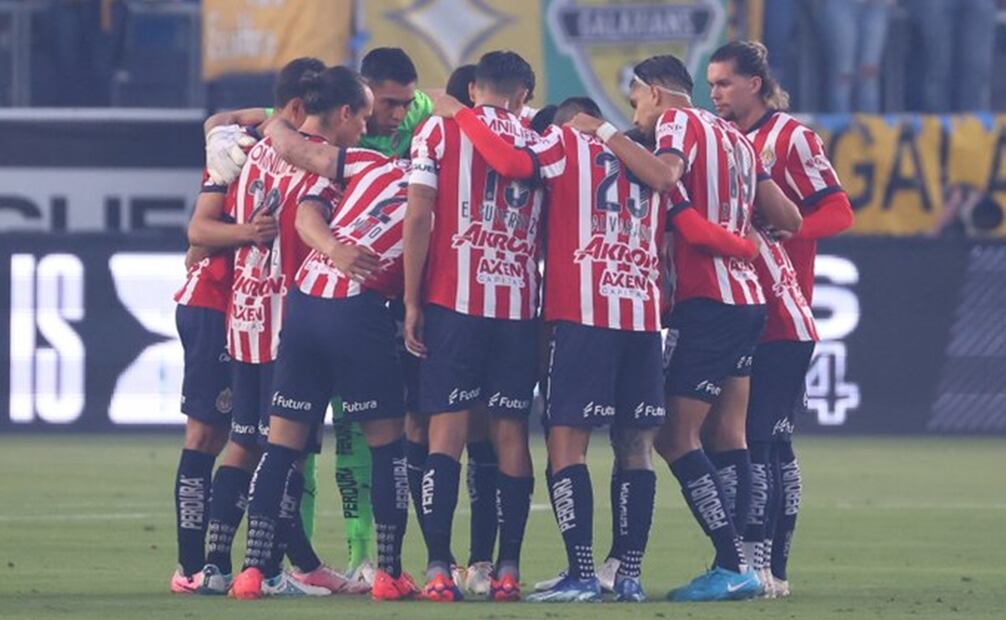 Chivas, durante en duelo ante LA Galaxy - Foto: @Chivas en X