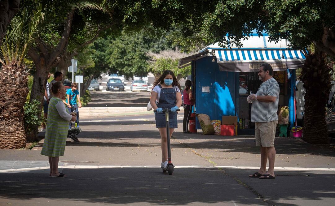 Algunas medidas de alivio del desconfinamiento, como permitir desde ayer que lo niños salgan una hora diaria, y se aplican en el país (Foto: AFP)