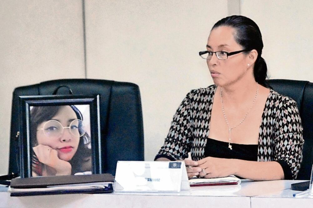 Desdén. A las pocas horas que Luz despareció su familia acudió al Capea, donde le dijeron que no se preocuparan, que tal vez “andaba de luna de miel” con el novio (ASAMBLEA LEGISLATIVA)