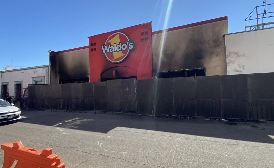 Gobierno de Sonora cancela el Desfile conmemorativo del 115 Aniversario del Inicio de la Revolución Mexicana en señal de luto tras el incendio en Waldo's de Hermosillo donde perdieron la vida 24 personas.
Foto: Amalia Escobar