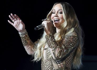 Santa Claus llama a Mariah Carey para iniciar la Navidad