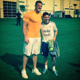 JJ Watt conoce a Lionel Messi