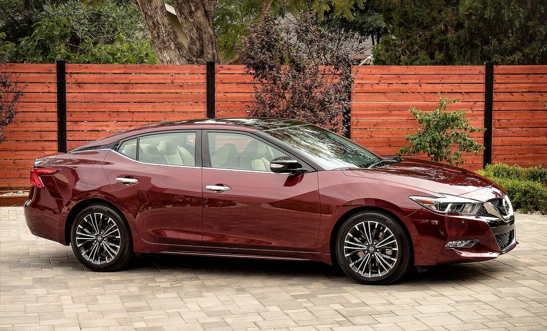 Nissan Maxima 2016; el mejor vehículo de tamaño completo en EUA