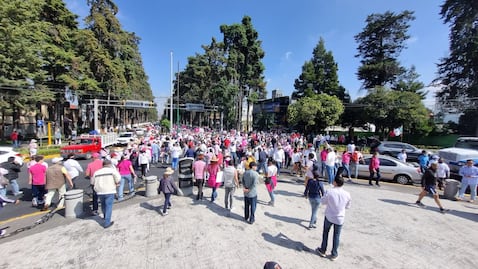 Al menos 3 mil personas salen a calles de Toluca para marchar en defensa del INE