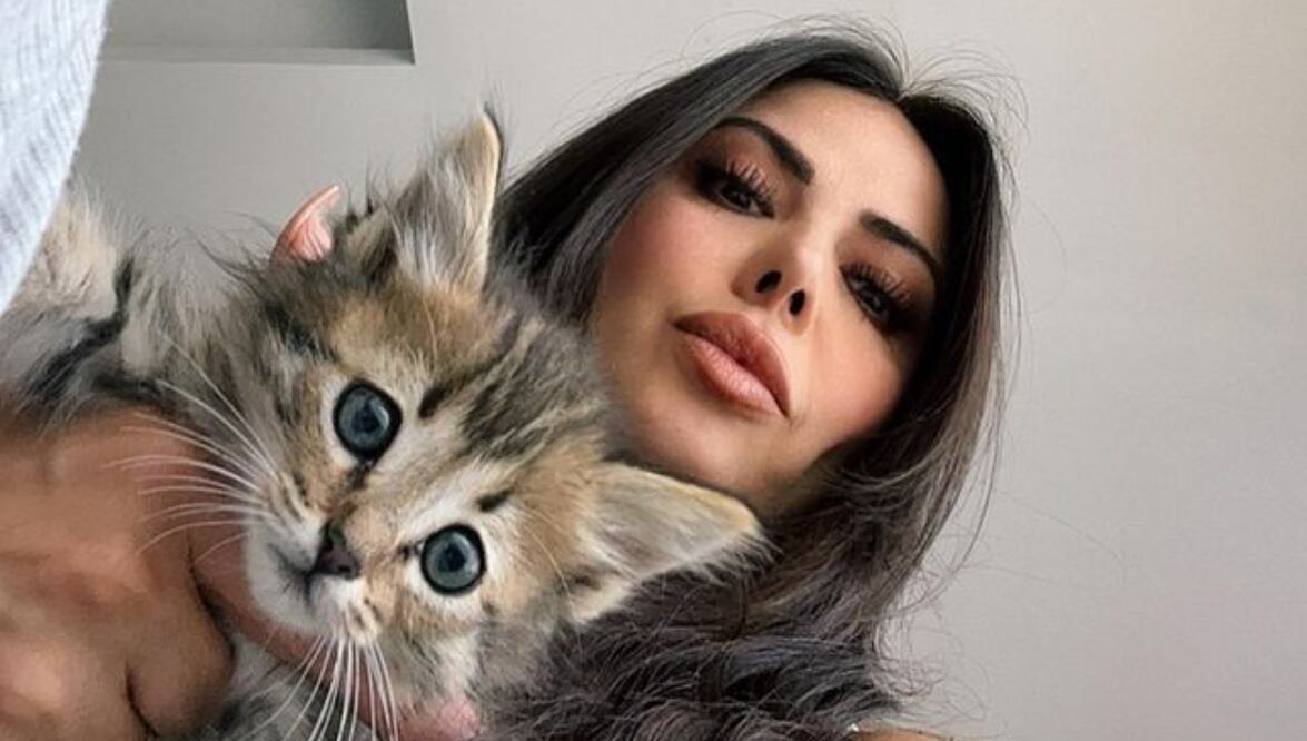 La periodista deportiva se llevó todas las miradas con un vestido al cuerpo y botas negras. Fuente: Instagram @jimenasanchezmx